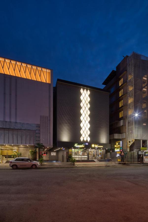 Hotel Sifat International Surate Extérieur photo