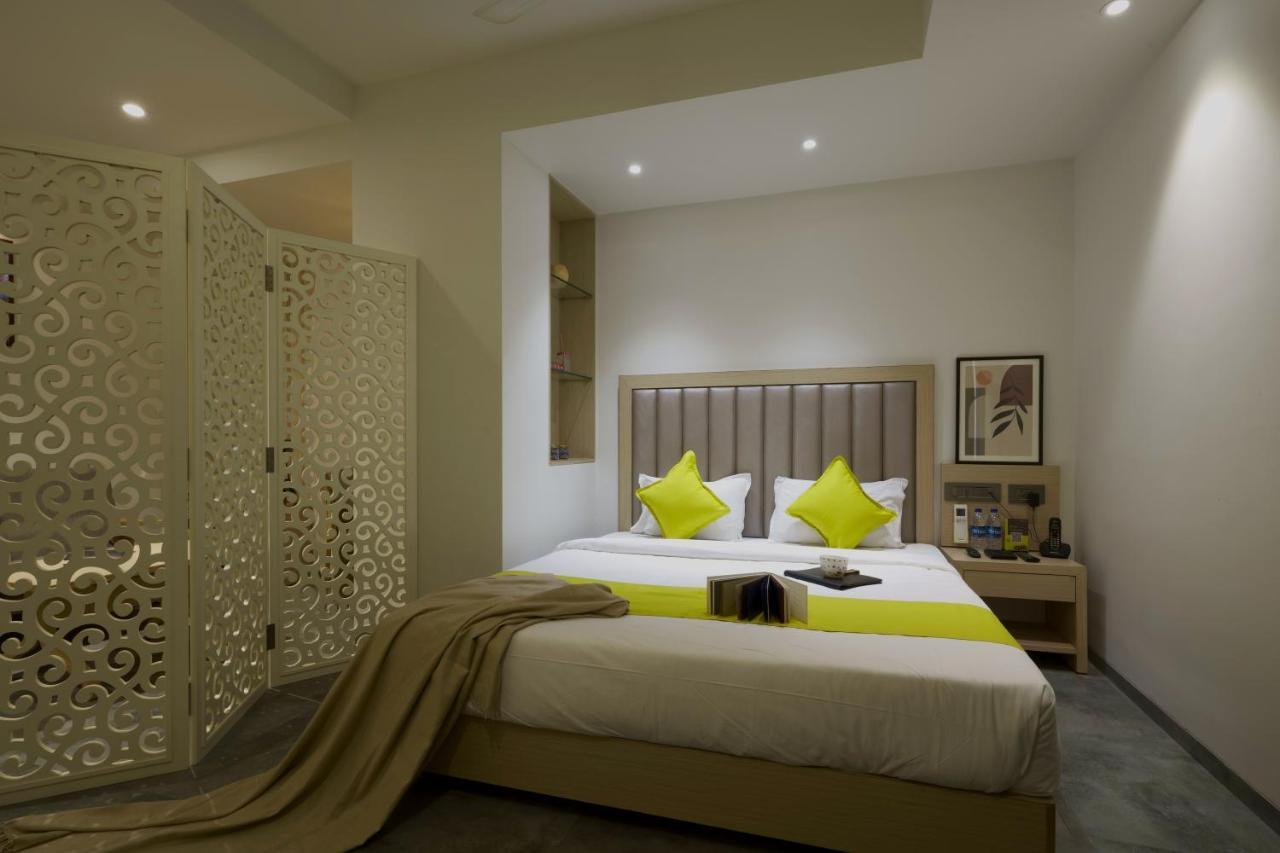 Hotel Sifat International Surate Extérieur photo