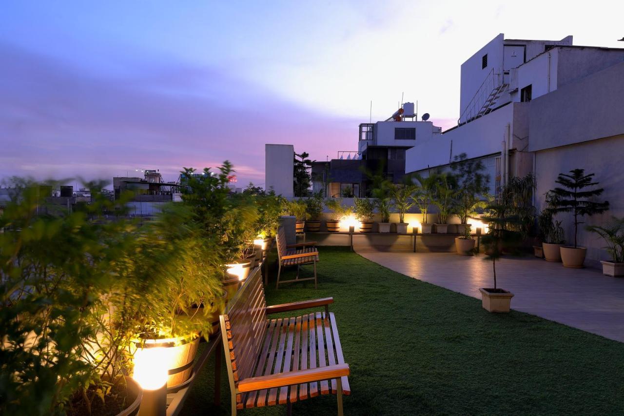 Hotel Sifat International Surate Extérieur photo