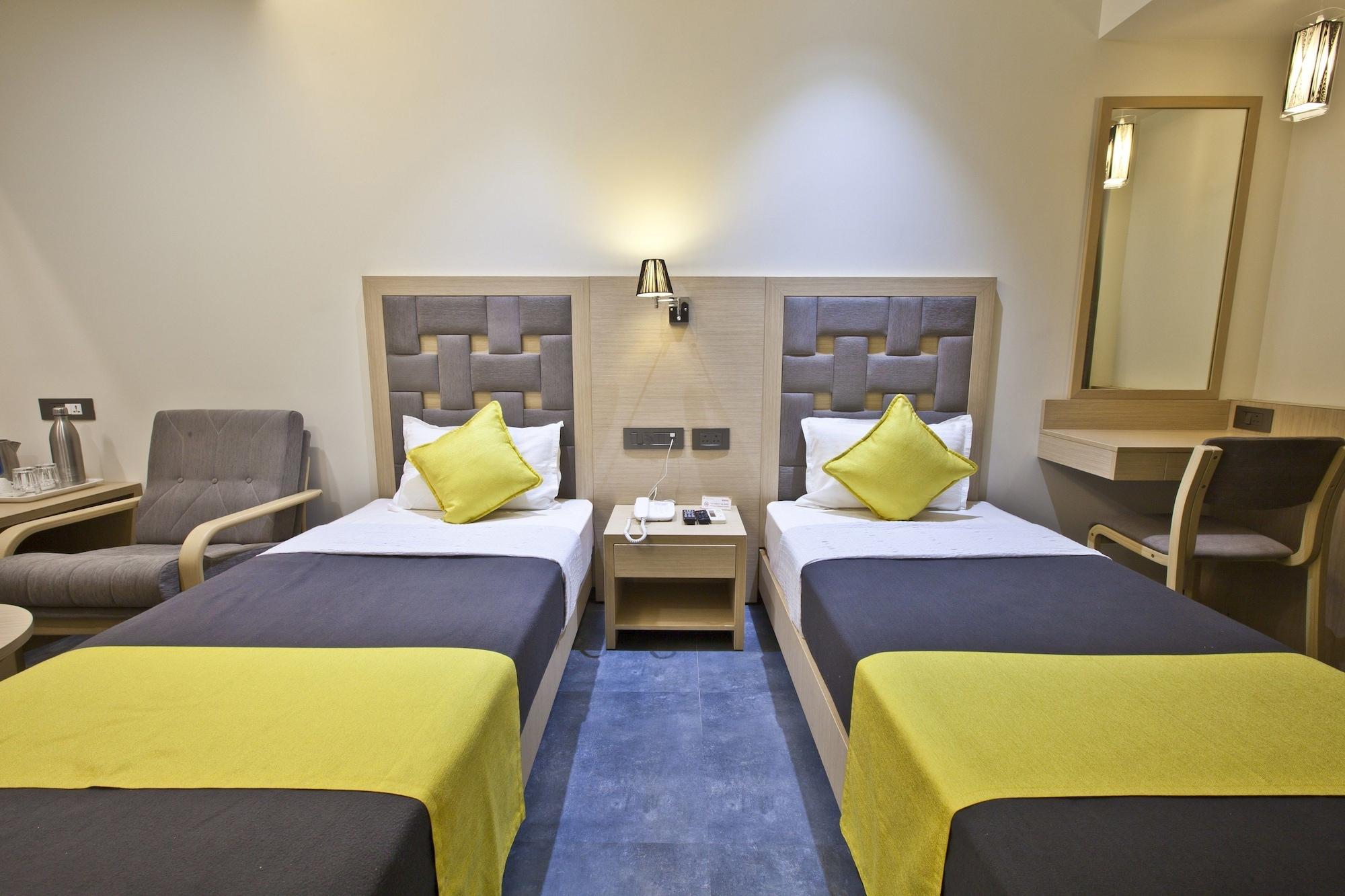 Hotel Sifat International Surate Extérieur photo