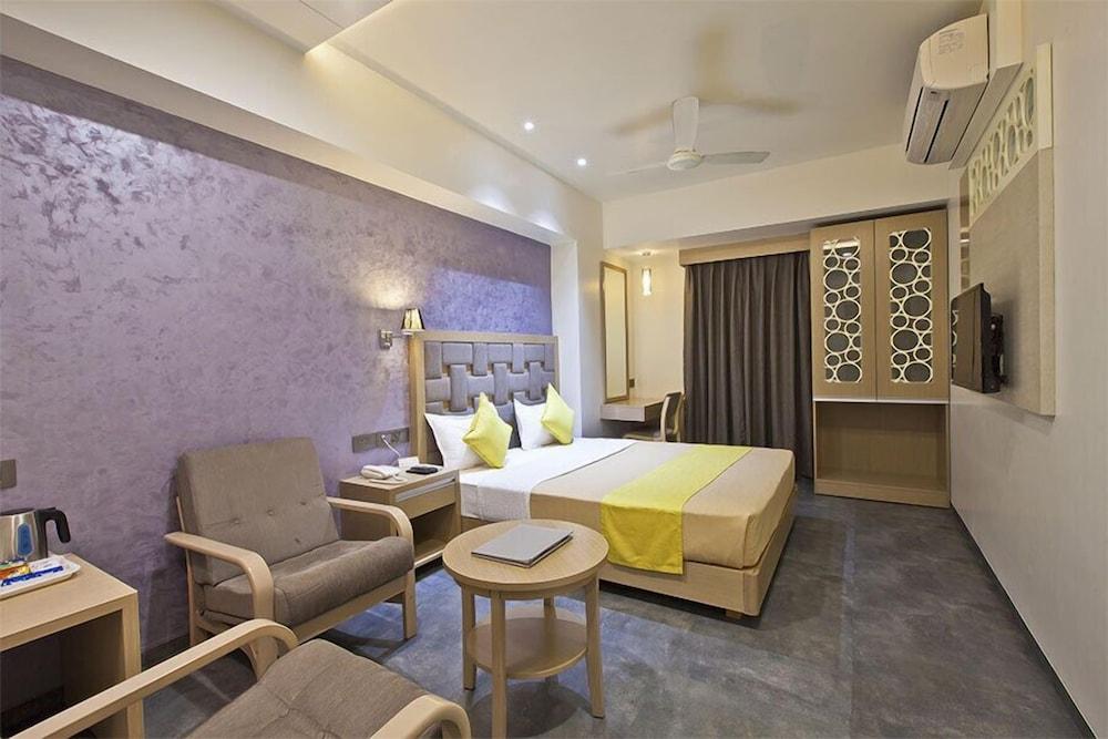 Hotel Sifat International Surate Extérieur photo