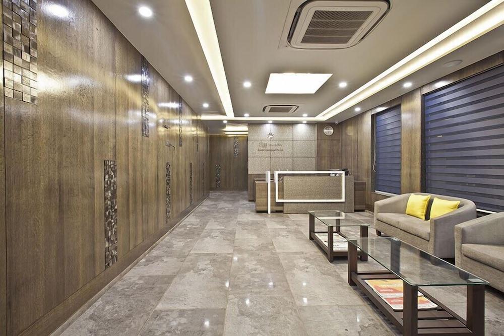 Hotel Sifat International Surate Extérieur photo