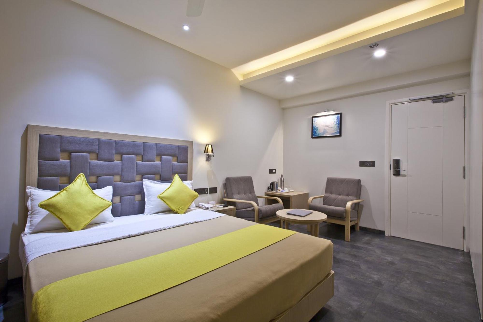 Hotel Sifat International Surate Extérieur photo