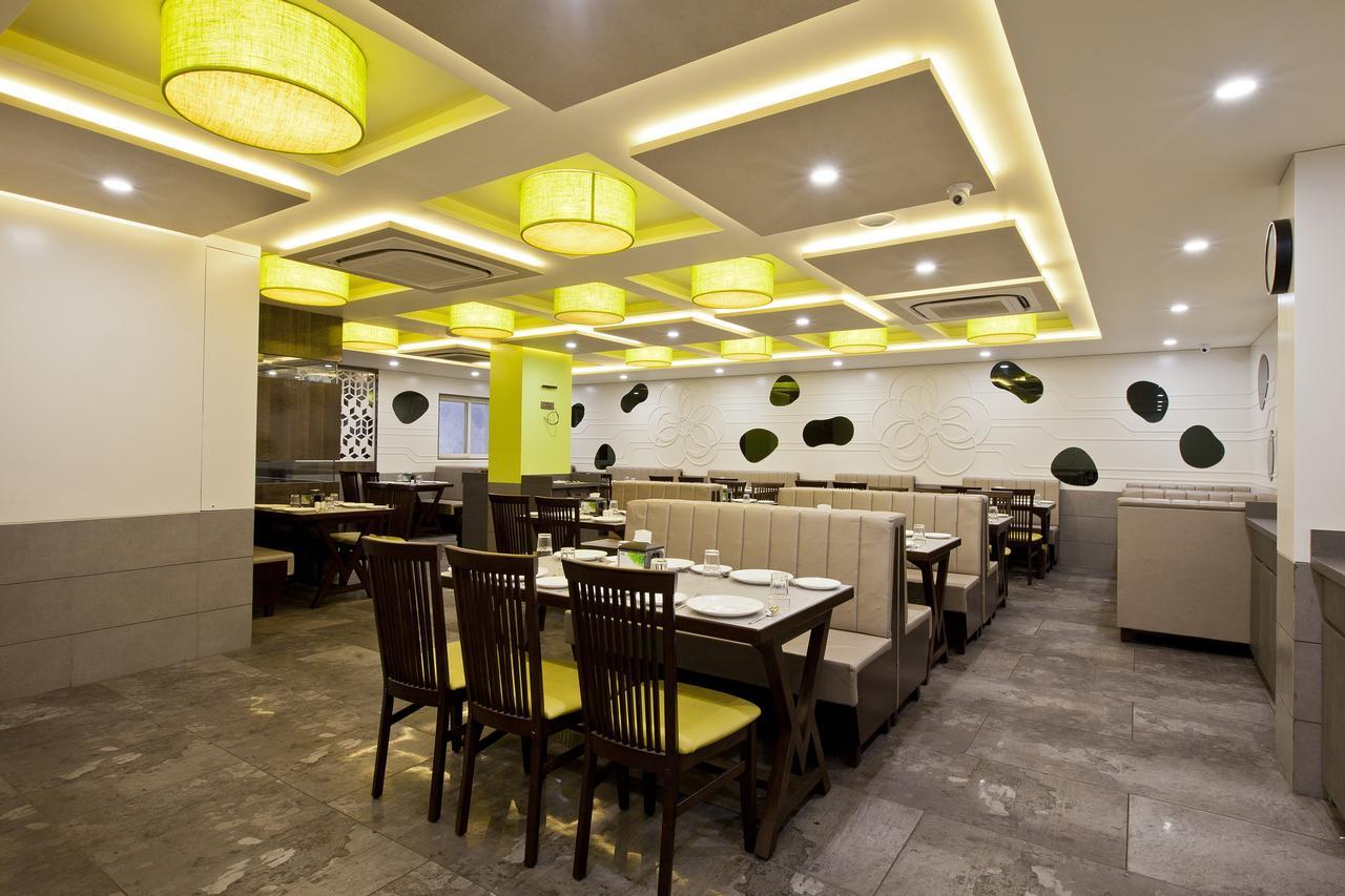 Hotel Sifat International Surate Extérieur photo